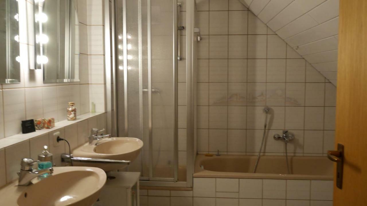 Ruhiges Zimmer Naehe Nuernberg Messe Mit Wallbox Esterno foto